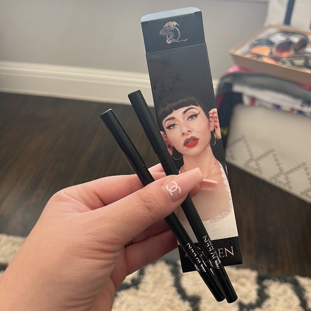 Qveen studio “Partners in crime lip duo” NWT